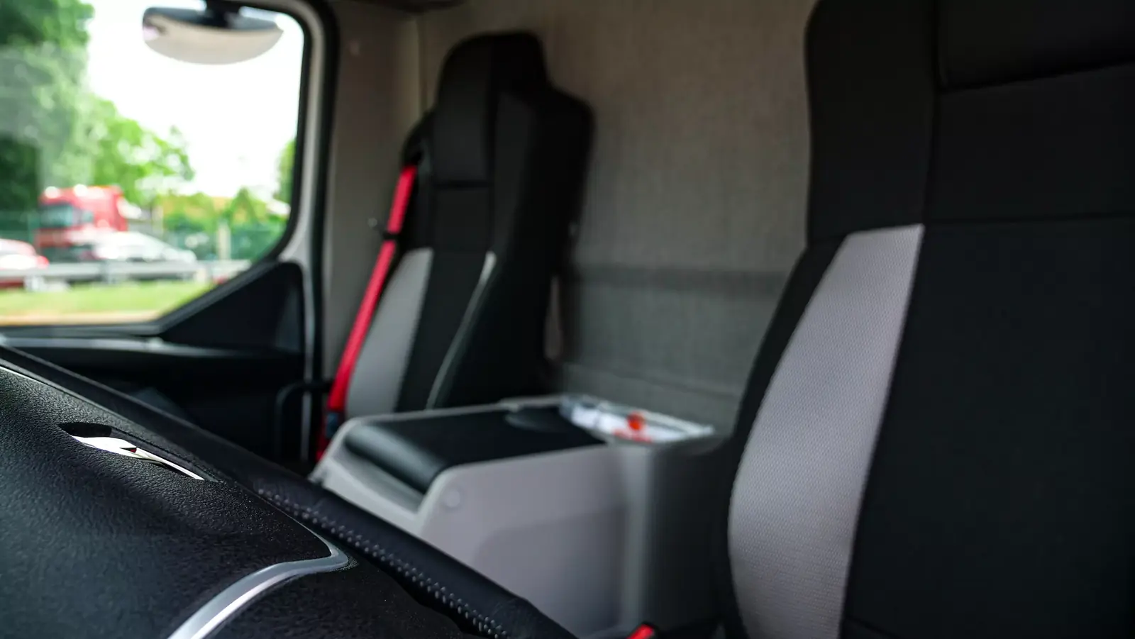 Intérieur de la cabine d’un camion TPL France